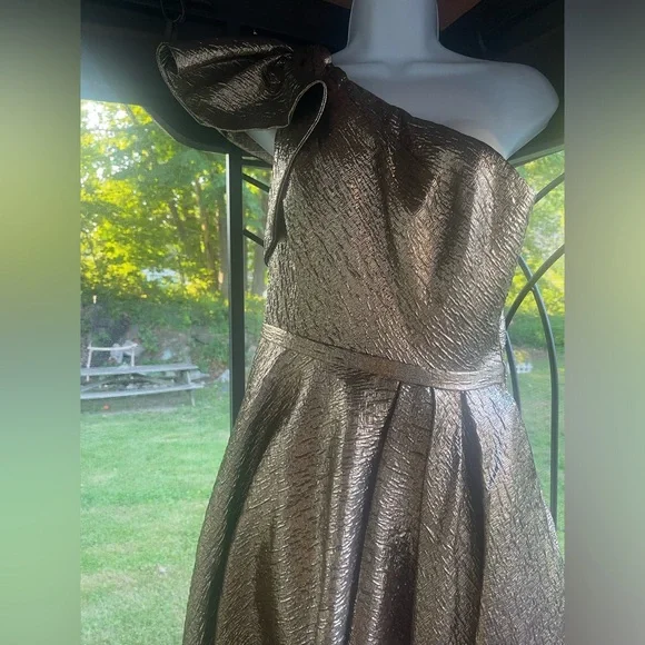 Mac Duggal Cocktail - 67906D Metallic A-Line Cocktail Dress
MAC DUGGAL - Picture 5 of 7